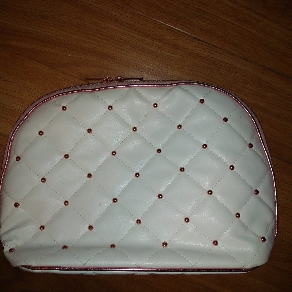 Extra large cosmetic bag